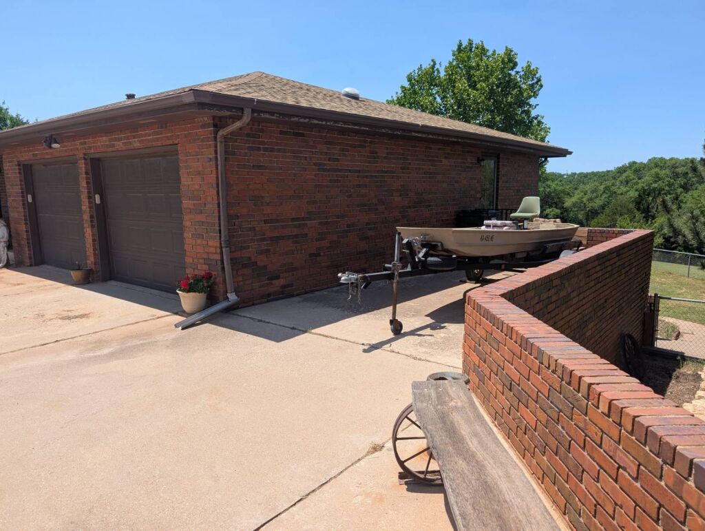 2261 NE Well Rd. near Medicine Lodge, Kansas — Exterior