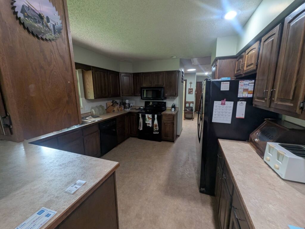 2261 NE Well Rd. near Medicine Lodge, Kansas — Exterior