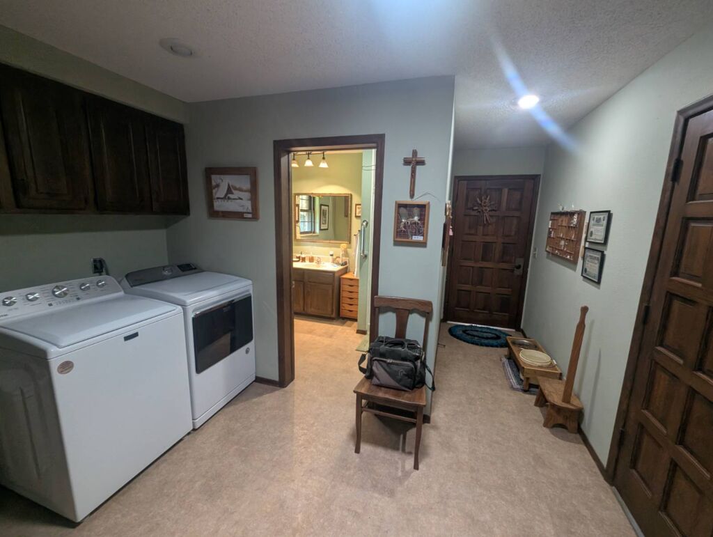 2261 NE Well Rd. near Medicine Lodge, Kansas — Exterior
