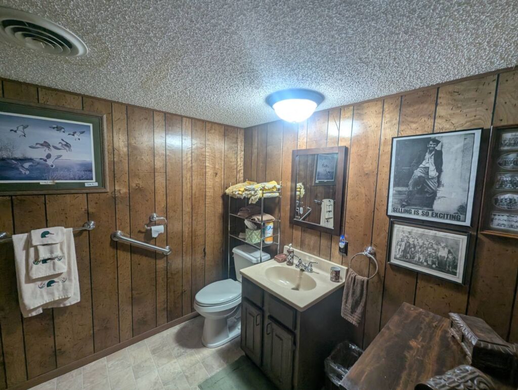 2261 NE Well Rd. near Medicine Lodge, Kansas — Exterior