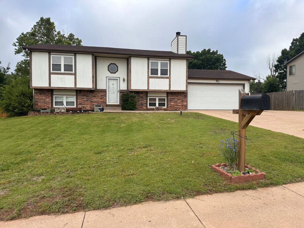 109 Kelly St. in Medicine Lodge, Kansas — Exterior