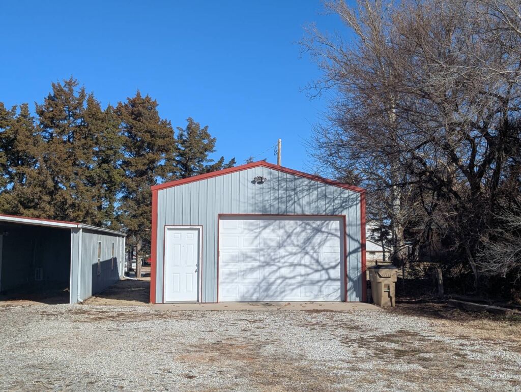 1002 N. Walnut in Medicine Lodge, Kansas — Exterior