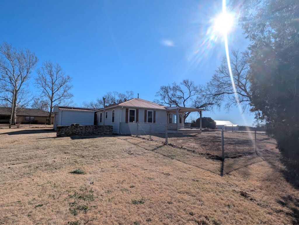 1002 N. Walnut in Medicine Lodge, Kansas — Exterior