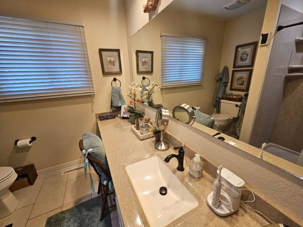 824 Marvin St. in Kiowa, Kansas — Bathroom