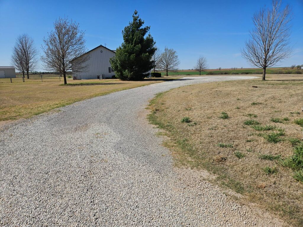 3993 SE State Highway K2 near Kiowa, Kansas — Exterior