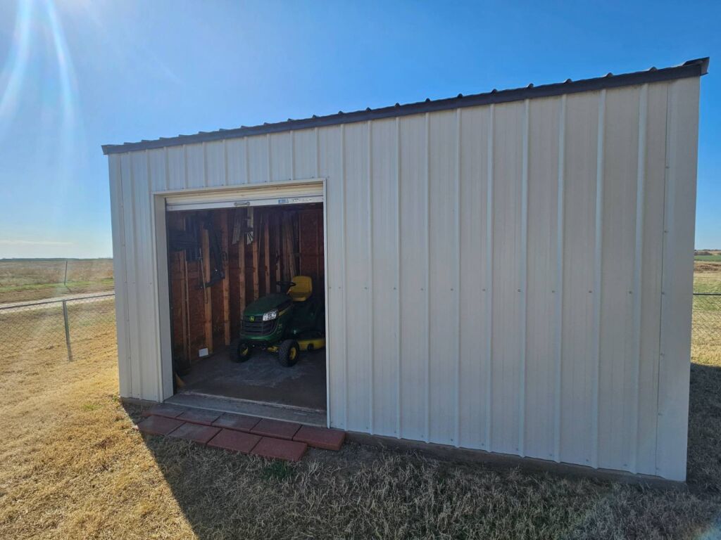 3993 SE State Highway K2 near Kiowa, Kansas — Exterior
