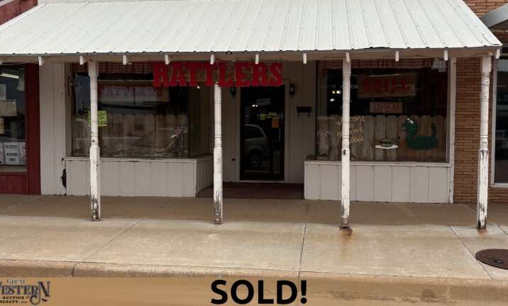 SOLD! 118 N. Main in Medicine Lodge
