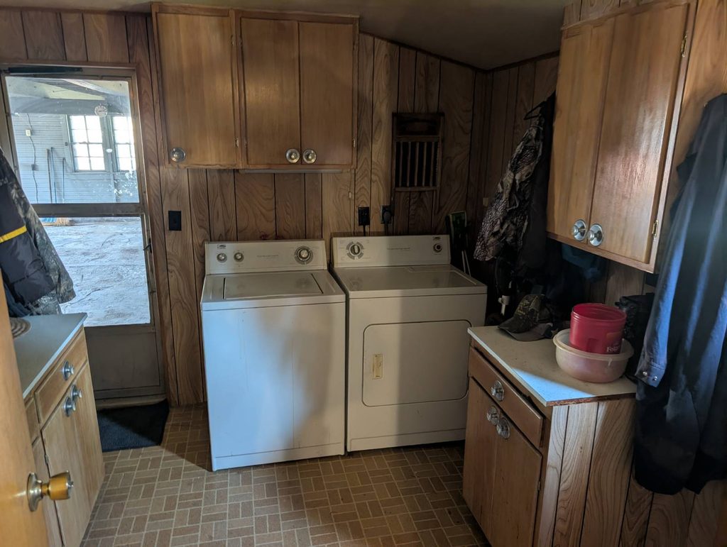 208 E. Benton St. in Sharon, Kansas — Utility Room