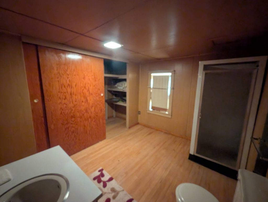 208 E. Benton St. in Sharon, Kansas — Upstairs Bathroom