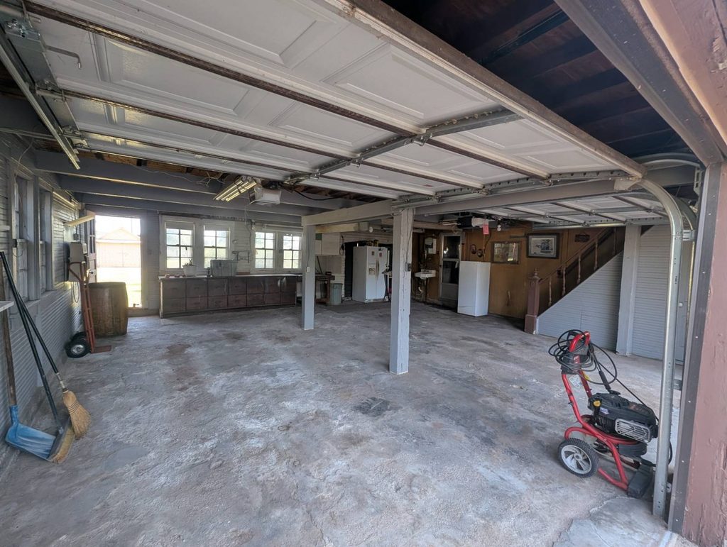 208 E. Benton St. in Sharon, Kansas
