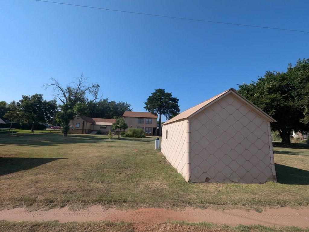 208 E. Benton St. in Sharon, Kansas