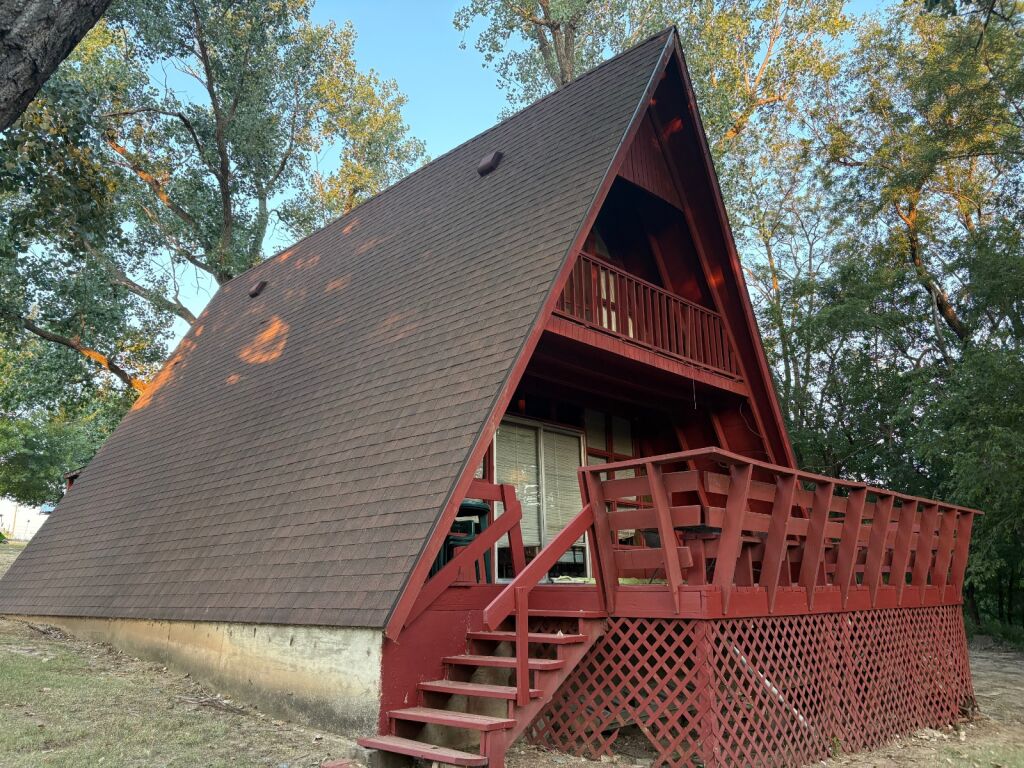 231 Hummingbird Rd. in Medicine Lodge, Kansas — Exterior and deck