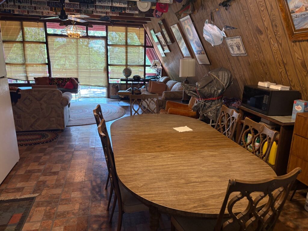 231 Hummingbird Rd. in Medicine Lodge, Kansas — Great room