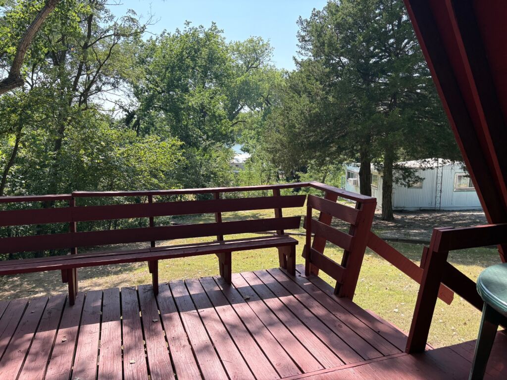 231 Hummingbird Rd. in Medicine Lodge, Kansas — Deck