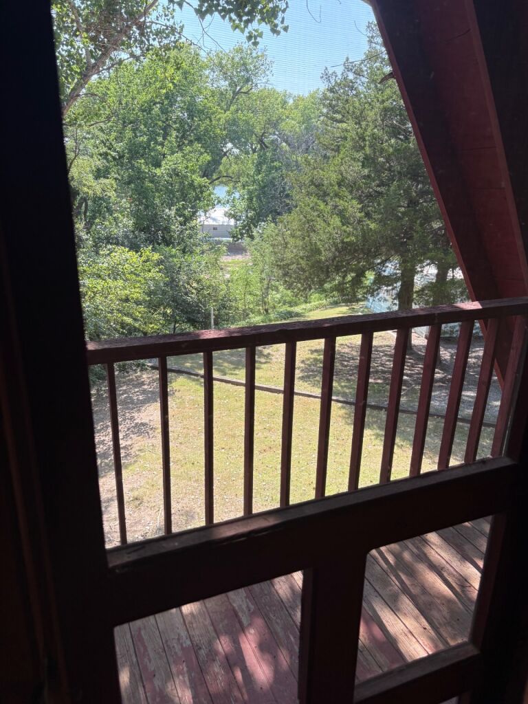 231 Hummingbird Rd. in Medicine Lodge, Kansas — Balcony view