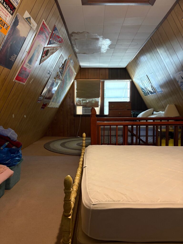 231 Hummingbird Rd. in Medicine Lodge, Kansas — Loft bedroom