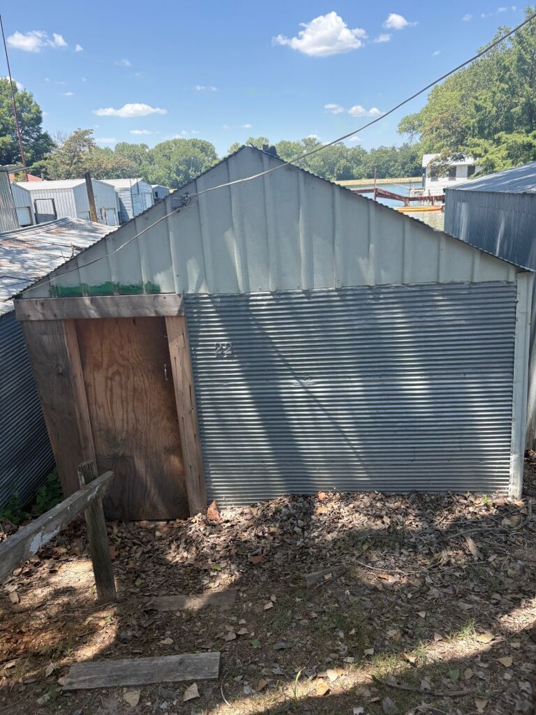 231 Hummingbird Rd. in Medicine Lodge, Kansas — Boat house