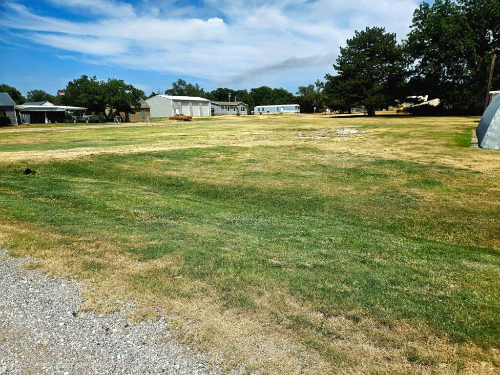 415 S. 4th St. in Kiowa, Kansas — Exterior