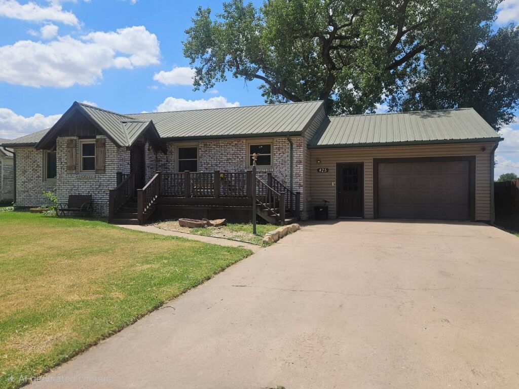 425 Campbell St. in Kiowa, Kansas — Exterior