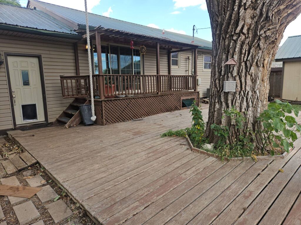 425 Campbell St. in Kiowa, Kansas — Exterior