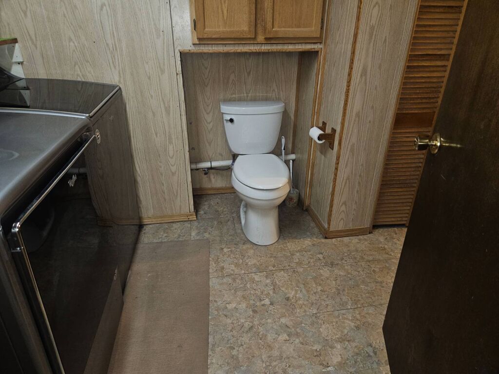 425 Campbell St. in Kiowa, Kansas — Exterior