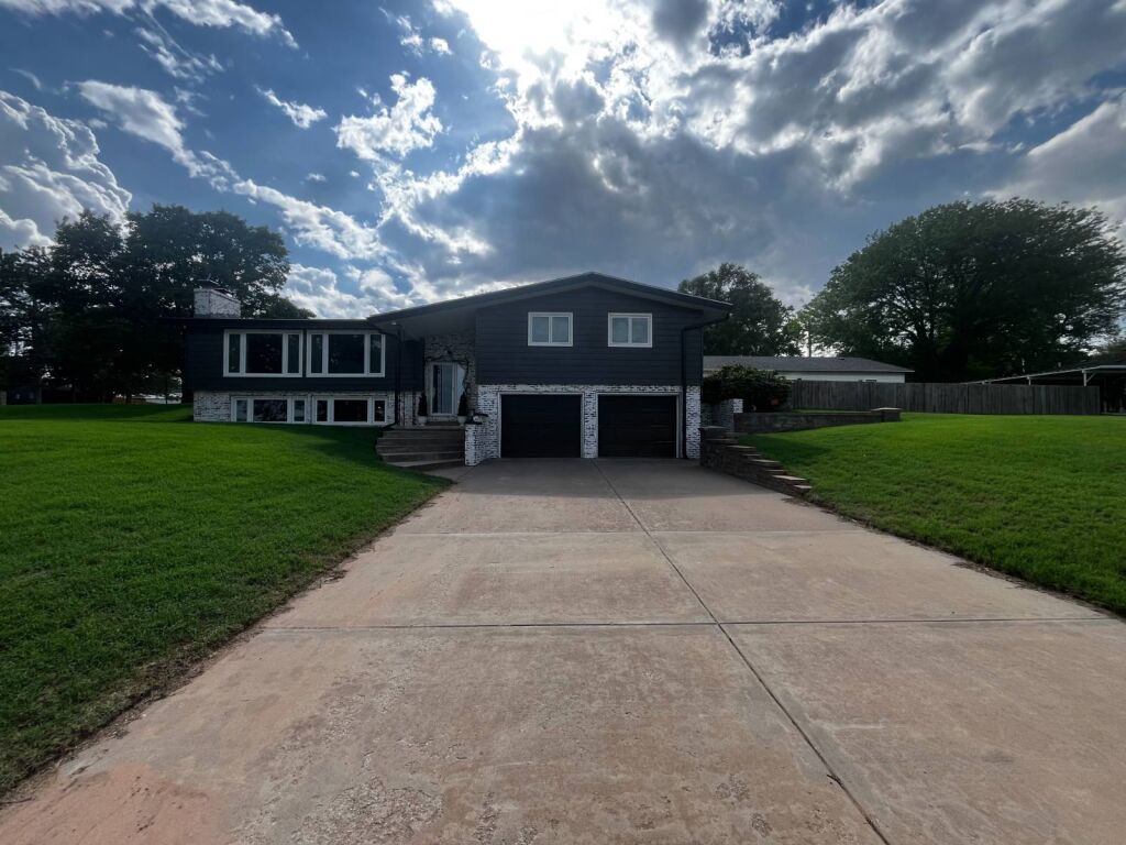 501 N. Cedar in Medicine Lodge, Kansas — Exterior
