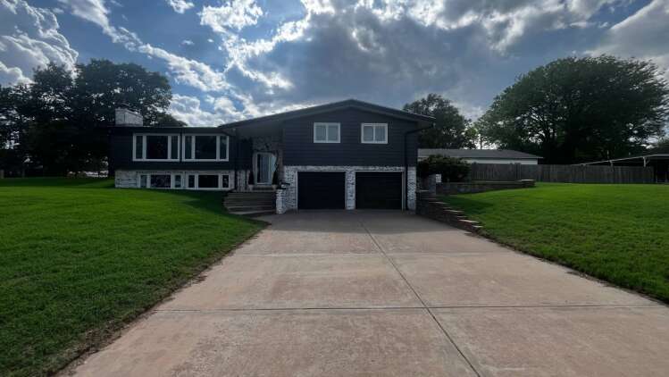 501 N. Cedar in Medicine Lodge, Kansas — Exterior