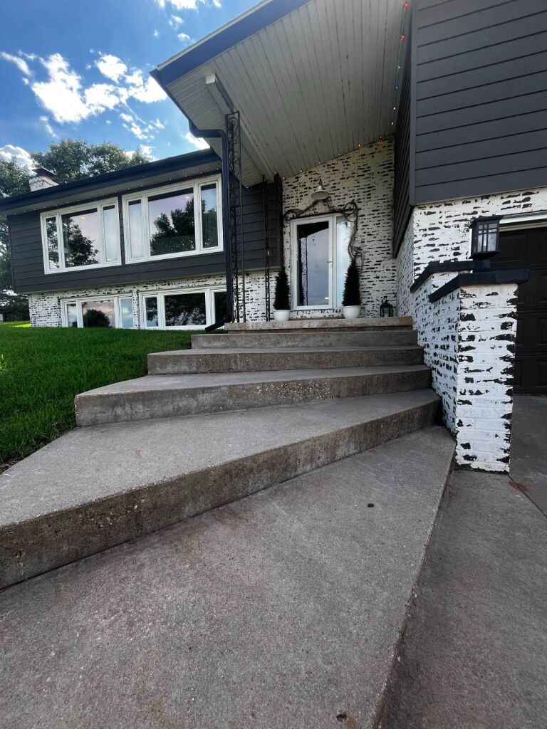 501 N. Cedar in Medicine Lodge, Kansas — Front entry