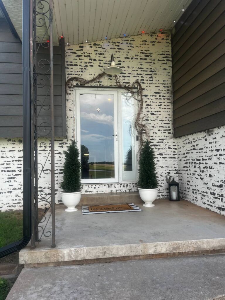 501 N. Cedar in Medicine Lodge, Kansas — Front entry