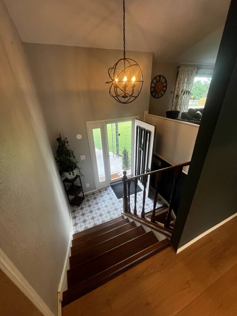 501 N. Cedar in Medicine Lodge, Kansas — Entry stairway