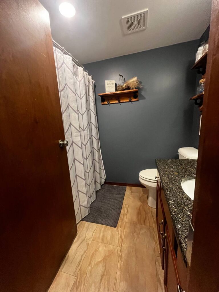 501 N. Cedar in Medicine Lodge, Kansas — Bathroom