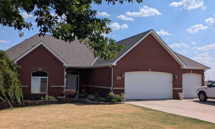 120 Lisa Circle in Medicine Lodge