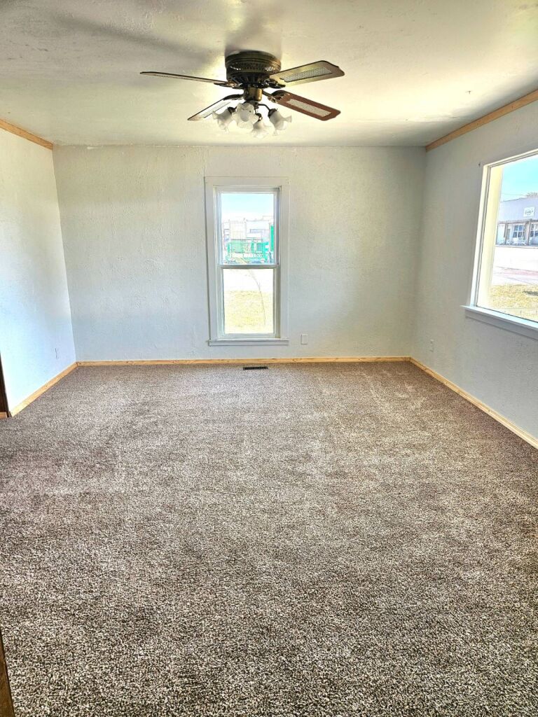 328 Main St. in Kiowa, Kansas — Living room
