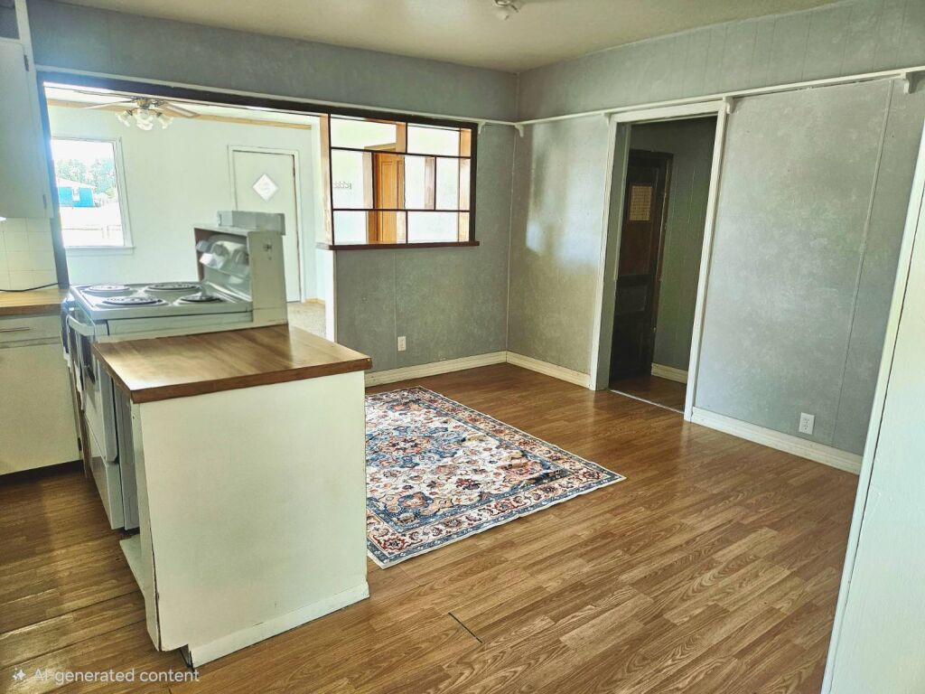 328 Main St. in Kiowa, Kansas — Kitchen and dining area