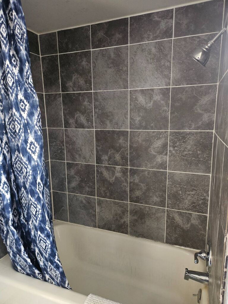 328 Main St. in Kiowa, Kansas — Bathroom