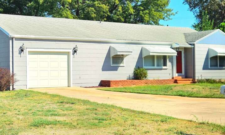 312 S. 9th St. in Kiowa