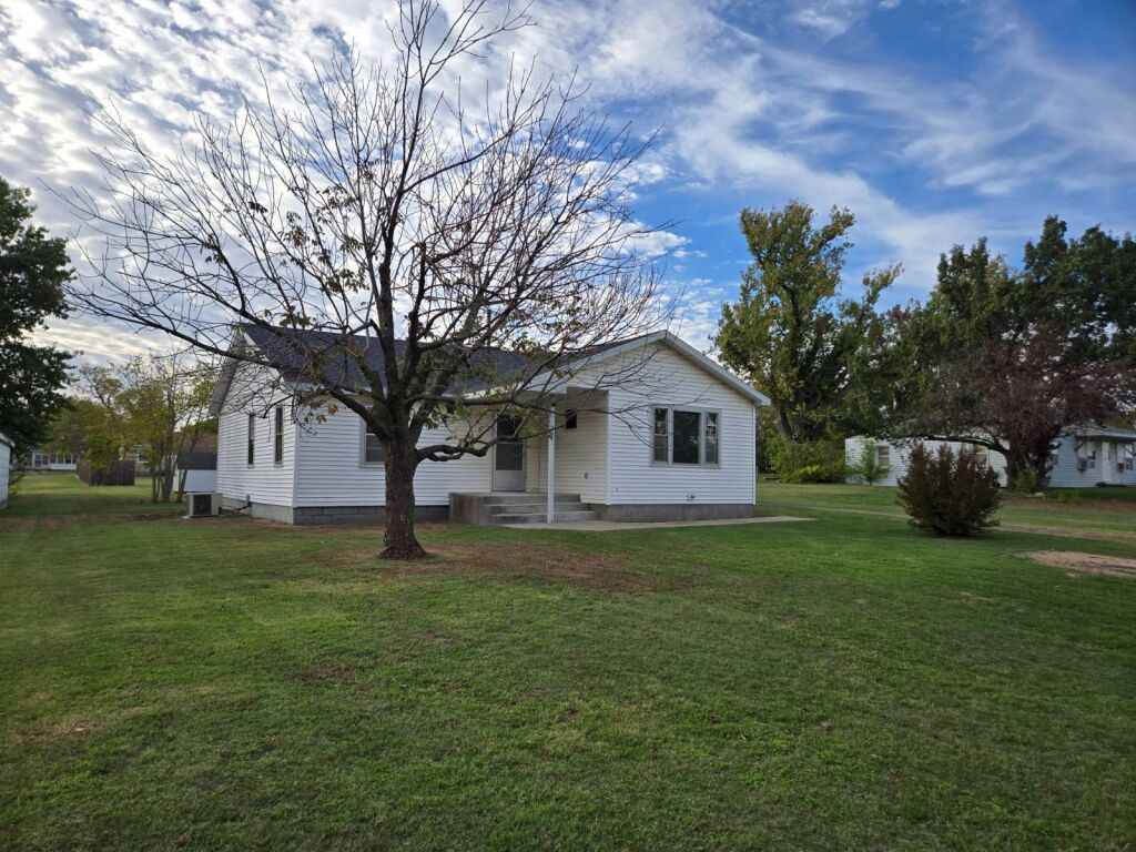 321 N. Dresden St. in Cunningham, Kansas — Front Exterior