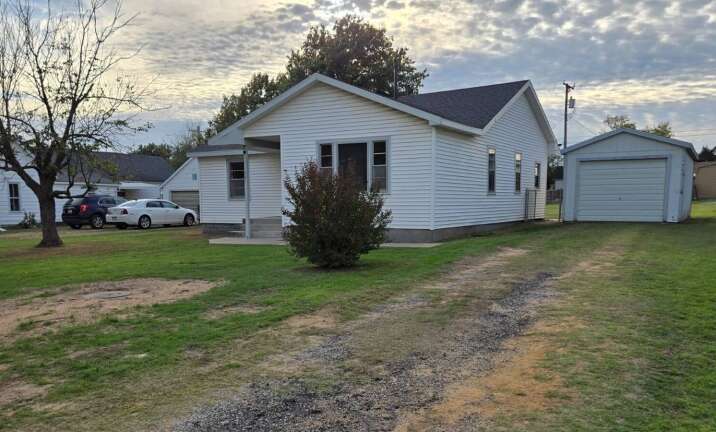 321 N. Dresden St. in Cunningham