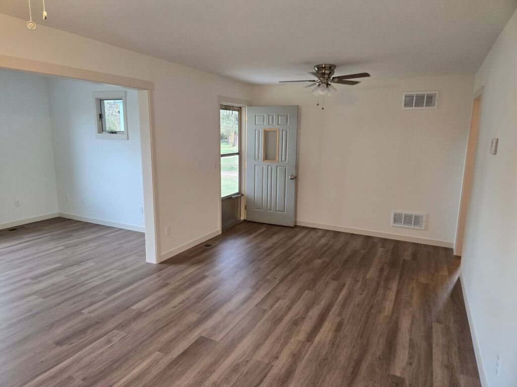 321 N. Dresden St. in Cunningham, Kansas — Living Room