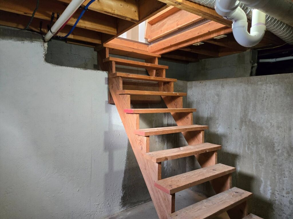 321 N. Dresden St. in Cunningham, Kansas — Basement Stairs