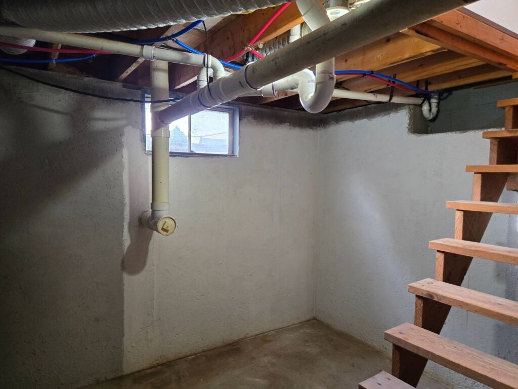 321 N. Dresden St. in Cunningham, Kansas — Basement